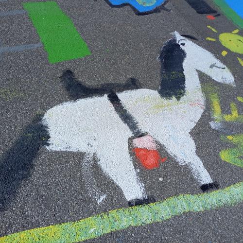 ein weißes Pferd